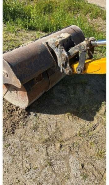Jcb 8035ZTS - Minikotró: 3 kép. Jcb 8035ZTS - Minikotró: 3 kép.