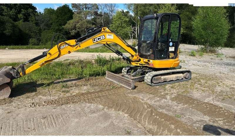 Jcb 8035ZTS - Minikotró: 1 kép. Jcb 8035ZTS - Minikotró: 1 kép.