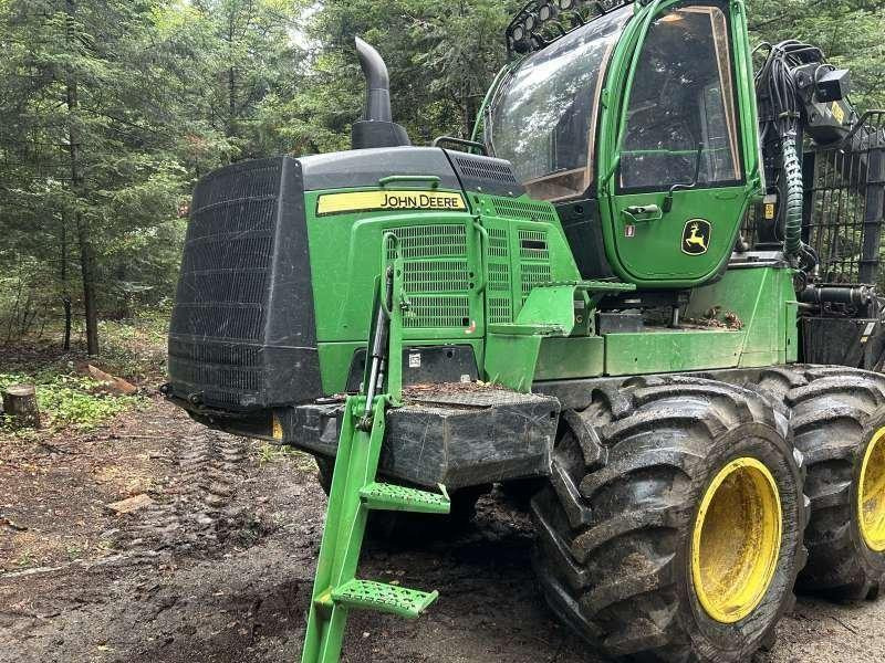 John Deere 1110G - Kihordó: 5 kép. John Deere 1110G - Kihordó: 5 kép.