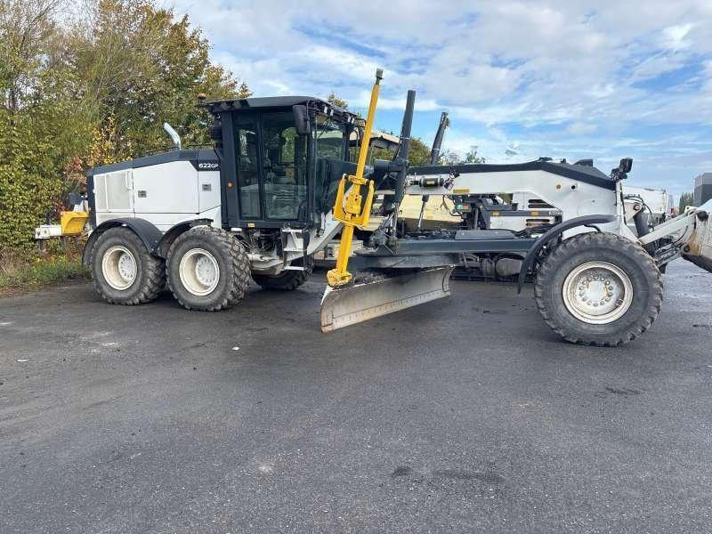 John Deere 622GP EQUIPEE GPS 3D - Gréder: 2 kép. John Deere 622GP EQUIPEE GPS 3D - Gréder: 2 kép.