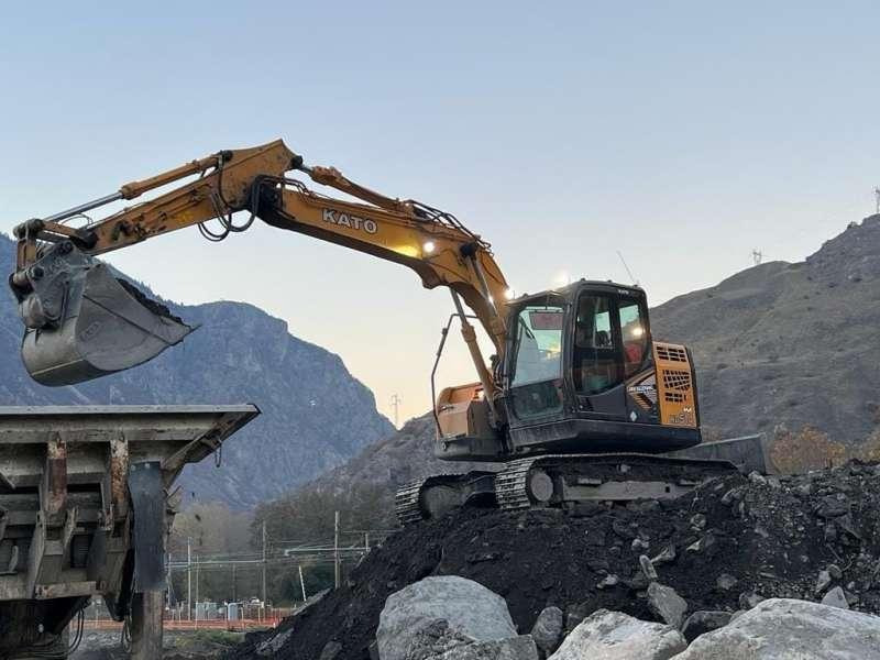 Kato HD514MR - Lánctalpas kotró: 3 kép. Kato HD514MR - Lánctalpas kotró: 3 kép.