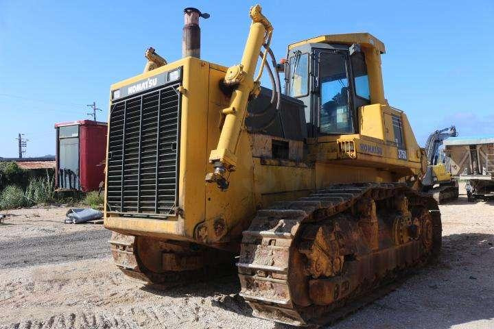 Komatsu D375A-1 - Buldózer: 3 kép. Komatsu D375A-1 - Buldózer: 3 kép.