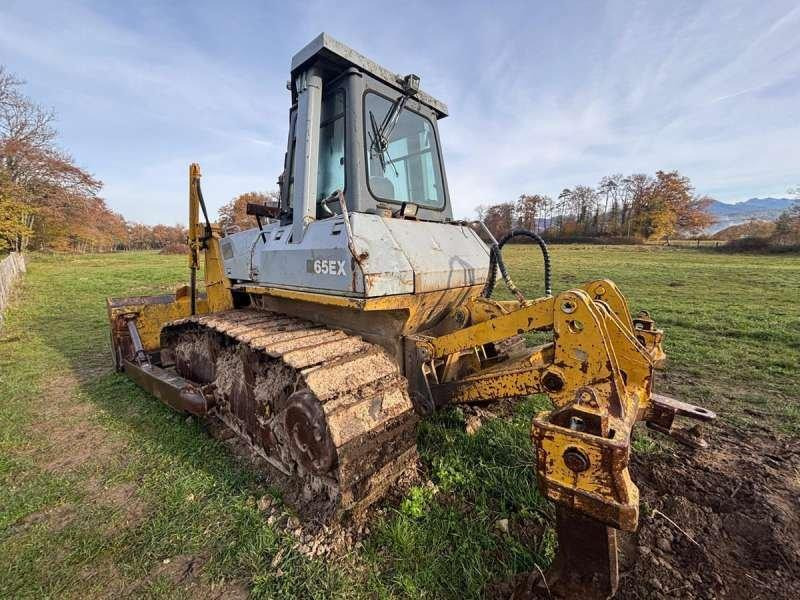 Komatsu D65EX-12 - Buldózer: 5 kép. Komatsu D65EX-12 - Buldózer: 5 kép.