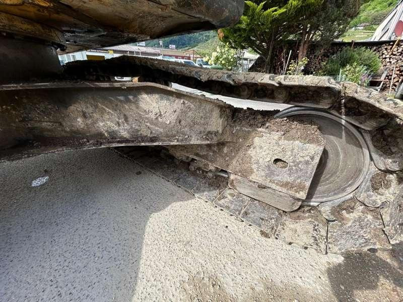 Lánctalpas kotró Komatsu PC180LC-6K MACHINE SUISSE: 25 kép. Lánctalpas kotró Komatsu PC180LC-6K MACHINE SUISSE: 25 kép.