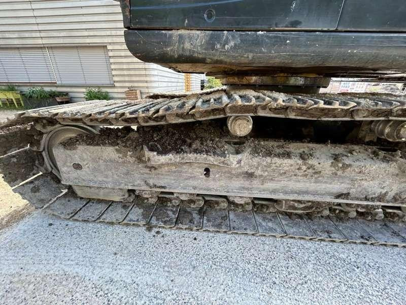 Lánctalpas kotró Komatsu PC180LC-6K MACHINE SUISSE: 29 kép. Lánctalpas kotró Komatsu PC180LC-6K MACHINE SUISSE: 29 kép.