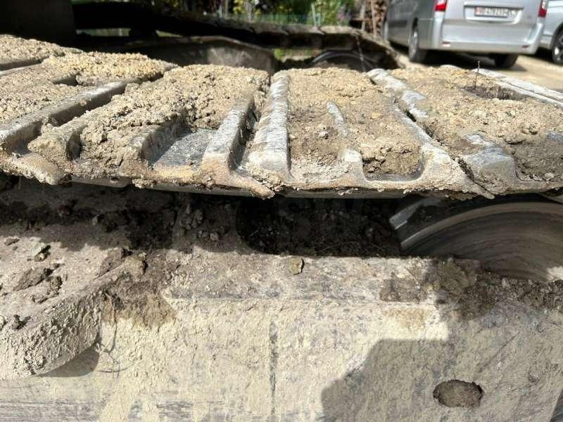 Lánctalpas kotró Komatsu PC180LC-6K MACHINE SUISSE: 24 kép. Lánctalpas kotró Komatsu PC180LC-6K MACHINE SUISSE: 24 kép.