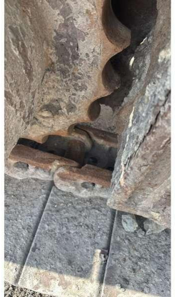 Komatsu PC210-LC8 - Lánctalpas kotró: 5 kép. Komatsu PC210-LC8 - Lánctalpas kotró: 5 kép.