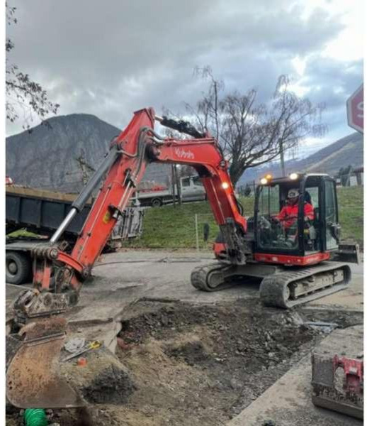 Kubota KX080-4A - Lánctalpas kotró: 1 kép. Kubota KX080-4A - Lánctalpas kotró: 1 kép.