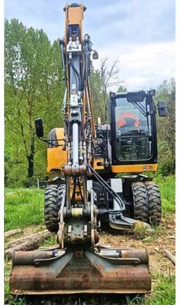 Liebherr A912 COMPACT - Gumikerekes kotró: 5 kép. Liebherr A912 COMPACT - Gumikerekes kotró: 5 kép.