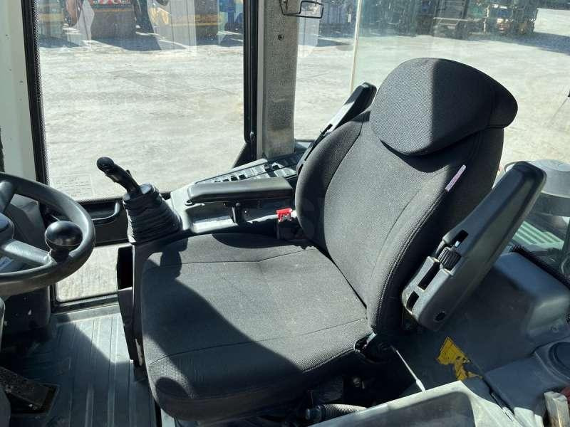Derékcsuklós rakodó Liebherr L506 Stereo: 38 kép.