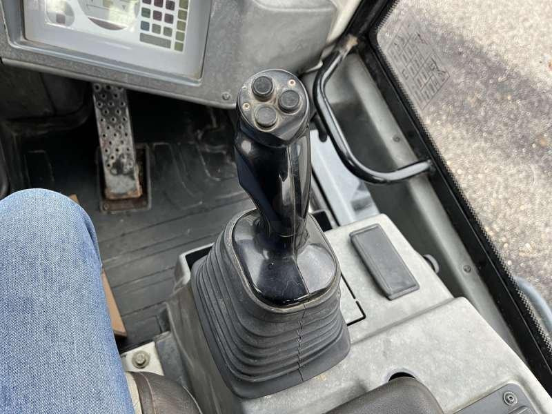 Gumikerekes homlokrakodó Liebherr L514 Stereo: 43 kép. Gumikerekes homlokrakodó Liebherr L514 Stereo: 43 kép.