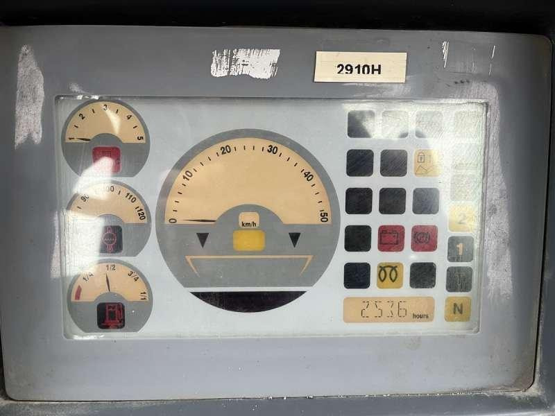 Gumikerekes homlokrakodó Liebherr L514 Stereo: 47 kép. Gumikerekes homlokrakodó Liebherr L514 Stereo: 47 kép.