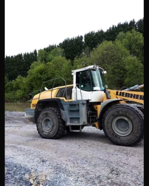 Liebherr L566 - Gumikerekes homlokrakodó: 4 kép. Liebherr L566 - Gumikerekes homlokrakodó: 4 kép.