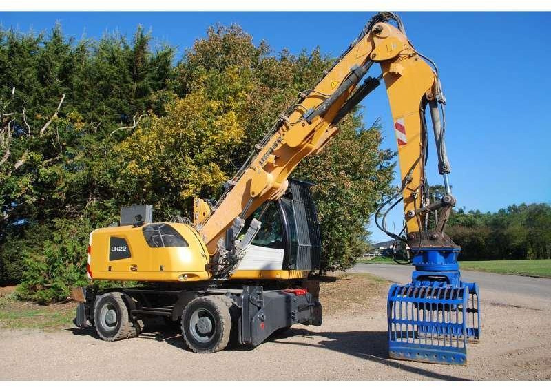 Liebherr LH22M LITRONIC - Hulladék kotró: 2 kép. Liebherr LH22M LITRONIC - Hulladék kotró: 2 kép.