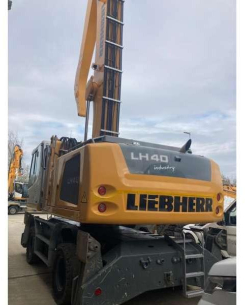 Liebherr LH40 M LITRONIC - Hulladék kotró: 4 kép. Liebherr LH40 M LITRONIC - Hulladék kotró: 4 kép.