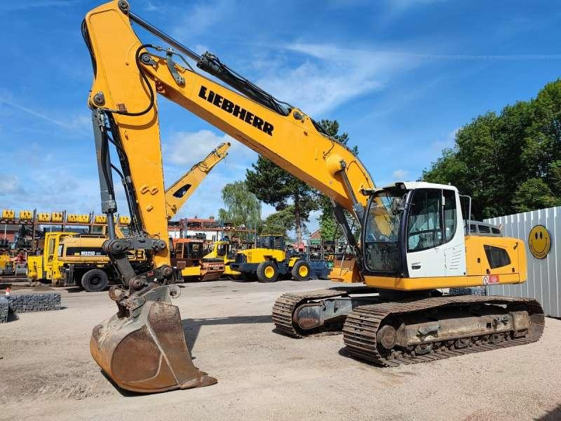 Liebherr R 926 - Lánctalpas kotró: 3 kép. Liebherr R 926 - Lánctalpas kotró: 3 kép.
