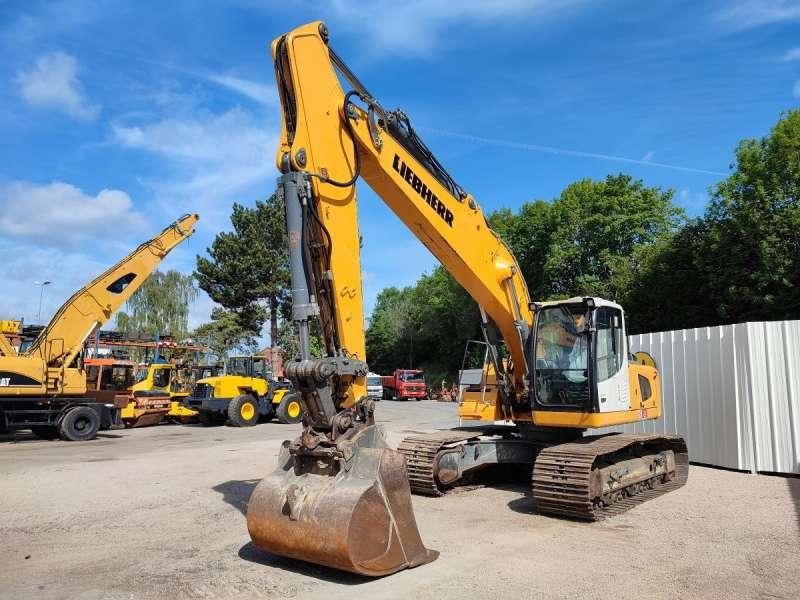 Liebherr R 926 - Lánctalpas kotró: 2 kép. Liebherr R 926 - Lánctalpas kotró: 2 kép.