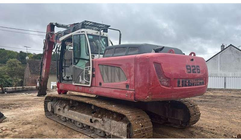 Liebherr R926LC - Lánctalpas kotró: 3 kép. Liebherr R926LC - Lánctalpas kotró: 3 kép.
