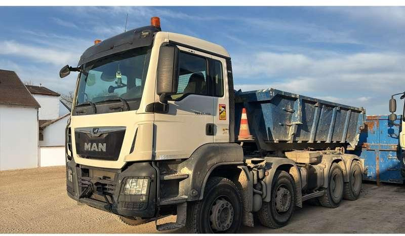 MAN TGS 35.460 8X4 - Horgos rakodó teherautó: 2 kép. MAN TGS 35.460 8X4 - Horgos rakodó teherautó: 2 kép.