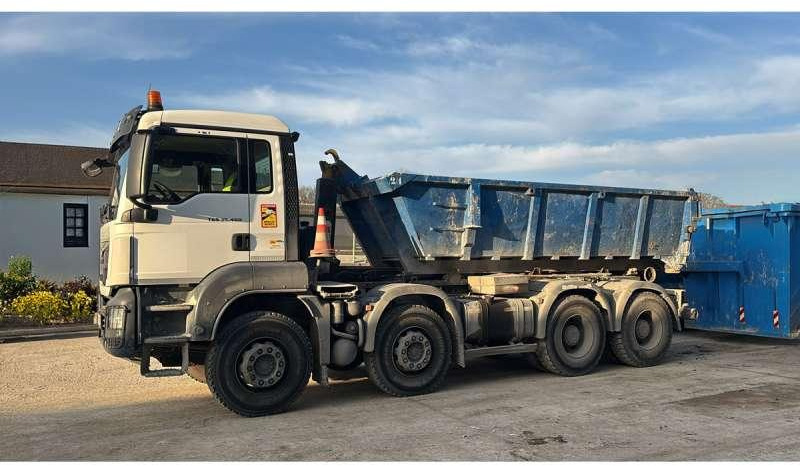 MAN TGS 35.460 8X4 - Horgos rakodó teherautó: 1 kép. MAN TGS 35.460 8X4 - Horgos rakodó teherautó: 1 kép.