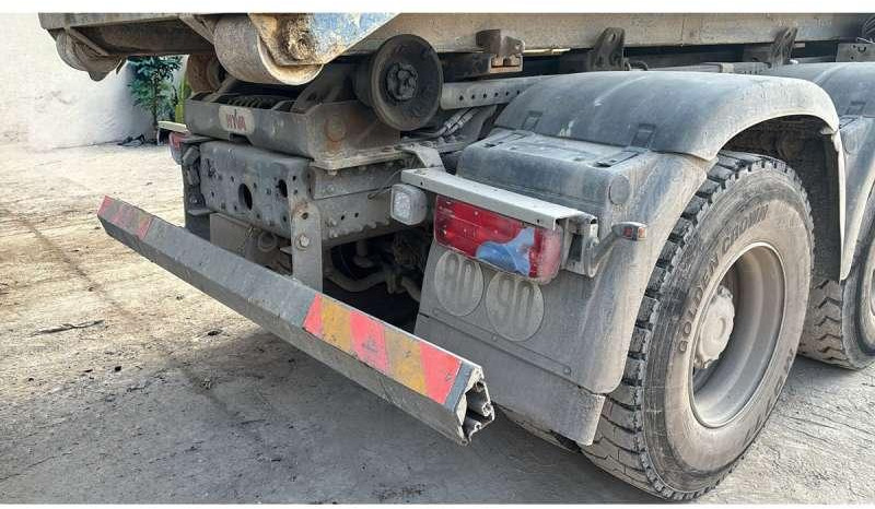 MAN TGS 35.460 8X4 - Horgos rakodó teherautó: 4 kép. MAN TGS 35.460 8X4 - Horgos rakodó teherautó: 4 kép.