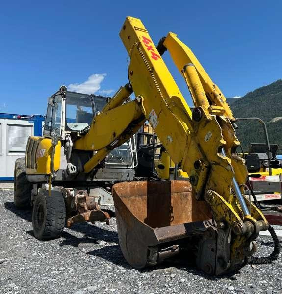MENZI MUCK A91 - Póklábú kotrógép: 3 kép. MENZI MUCK A91 - Póklábú kotrógép: 3 kép.