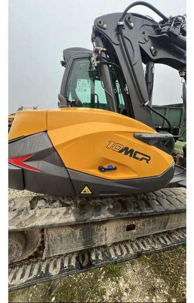 Mecalac 10MCR - Lánctalpas kotró: 2 kép. Mecalac 10MCR - Lánctalpas kotró: 2 kép.