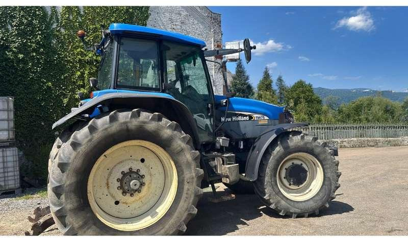 New Holland TM175 - Traktor: 2 kép. New Holland TM175 - Traktor: 2 kép.