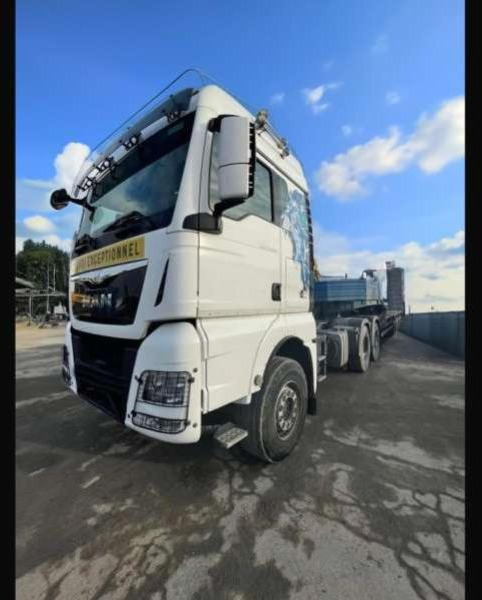 MAN TGX 33.480 - Nyergesvontató: 2 kép. MAN TGX 33.480 - Nyergesvontató: 2 kép.