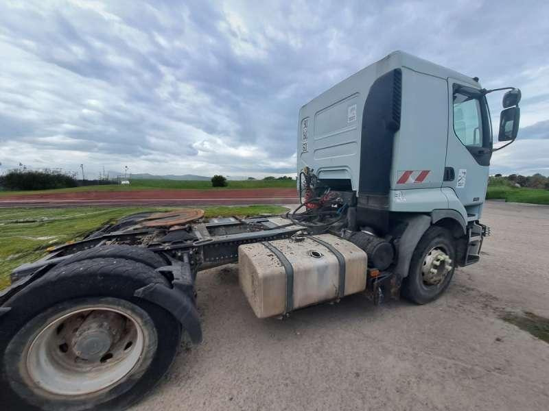Renault Tracteur Routier PREMIUM 420.19 DCI 4X2 - Nyergesvontató: 2 kép. Renault Tracteur Routier PREMIUM 420.19 DCI 4X2 - Nyergesvontató: 2 kép.