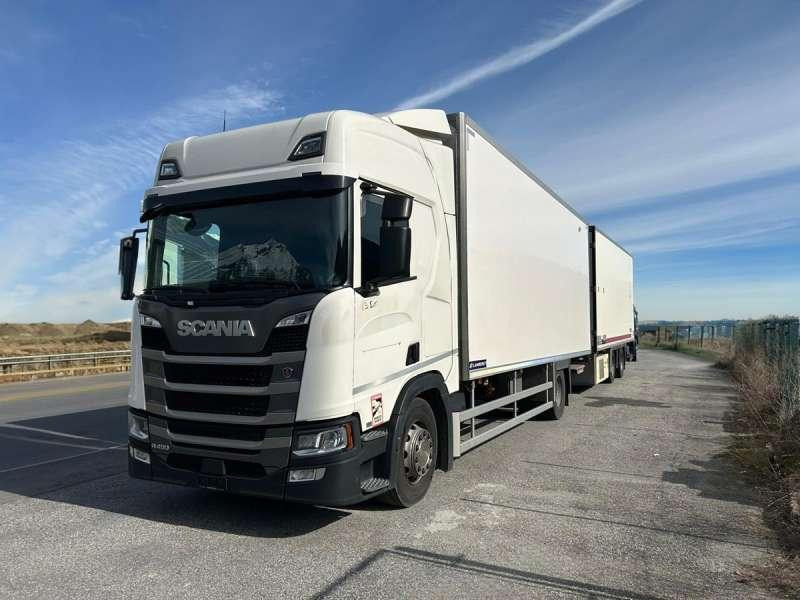Scania R450 4X2 - Nyergesvontató: 2 kép. Scania R450 4X2 - Nyergesvontató: 2 kép.