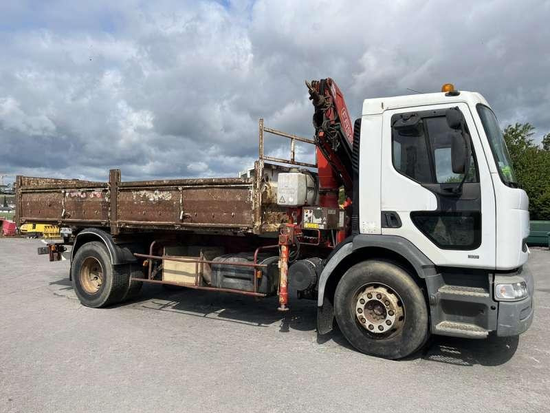 Renault A GRUE PREMIUM 300 - Billenőplatós teherautó: 1 kép. Renault A GRUE PREMIUM 300 - Billenőplatós teherautó: 1 kép.