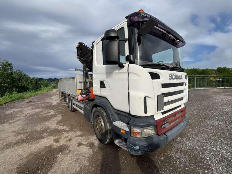 Scania R420 - Platós teherautó: 2 kép. Scania R420 - Platós teherautó: 2 kép.