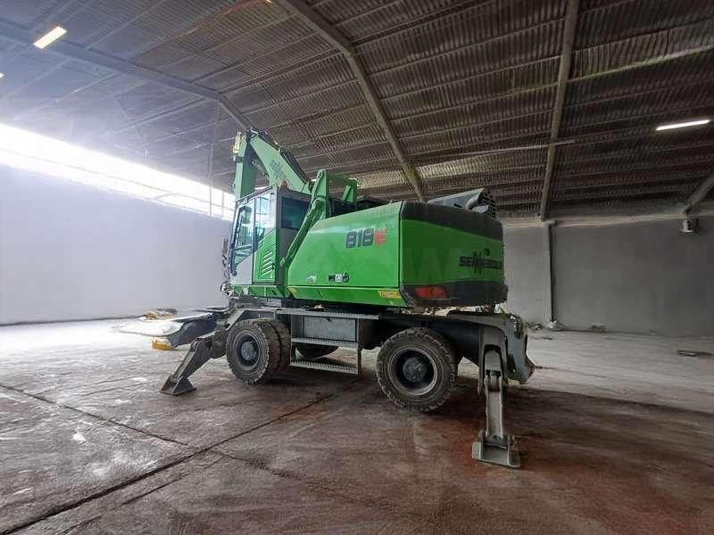 Sennebogen 818 - Hulladék kotró: 3 kép. Sennebogen 818 - Hulladék kotró: 3 kép.