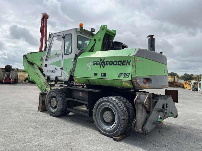 Sennebogen 818 - Hulladék kotró: 5 kép. Sennebogen 818 - Hulladék kotró: 5 kép.