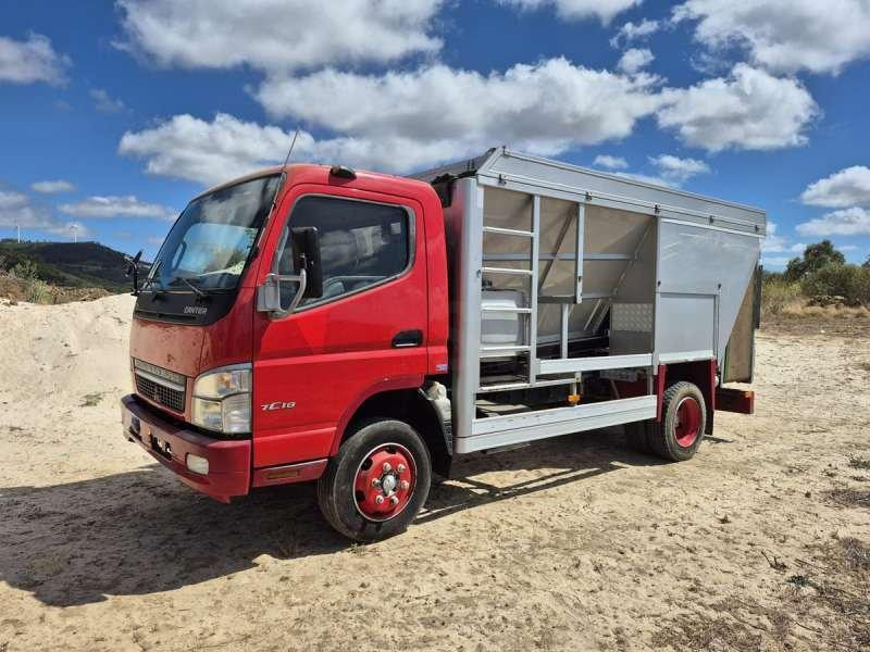 Mitsubishi FUSO CANTER 7C18 - Teherautó: 2 kép. Mitsubishi FUSO CANTER 7C18 - Teherautó: 2 kép.