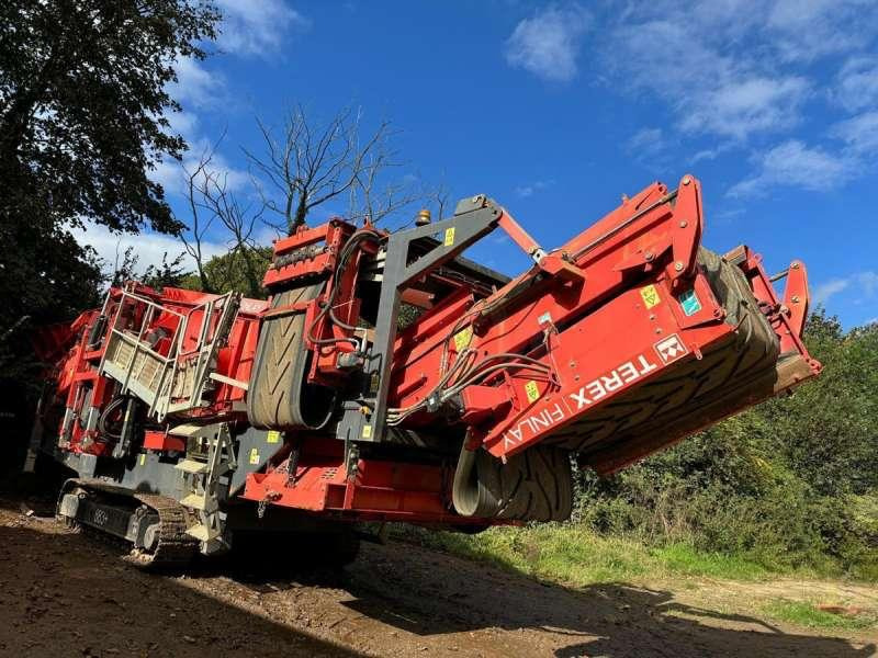 Terex FINLAY 883+ - Osztályozó berendezés: 3 kép. Terex FINLAY 883+ - Osztályozó berendezés: 3 kép.