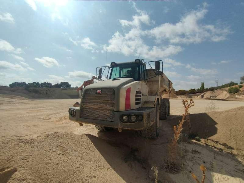 Terex TA30 - Csuklós dömper: 3 kép. Terex TA30 - Csuklós dömper: 3 kép.