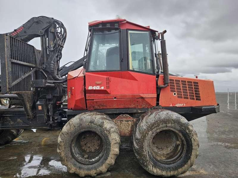 VALMET 840.4 - Erdészeti traktor: 3 kép. VALMET 840.4 - Erdészeti traktor: 3 kép.