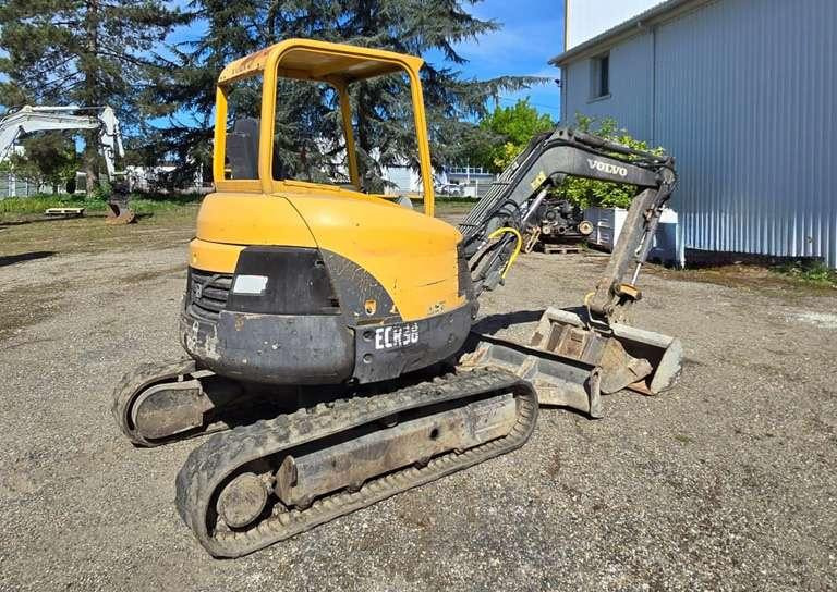 Volvo ECR38 - Minikotró: 4 kép. Volvo ECR38 - Minikotró: 4 kép.
