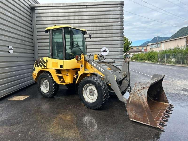 Volvo L30Z - Gumikerekes homlokrakodó: 1 kép. Volvo L30Z - Gumikerekes homlokrakodó: 1 kép.