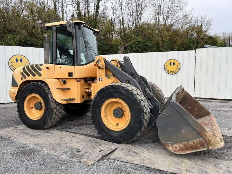 Volvo L45B-TP - Gumikerekes homlokrakodó: 1 kép. Volvo L45B-TP - Gumikerekes homlokrakodó: 1 kép.