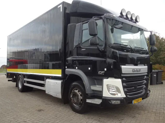 DAF CF 290 ALUGESLOTENBAK EN KLEP 2500 KG,GVW 20.500 KG - Dobozos felépítményű teherautó: 2 kép. DAF CF 290 ALUGESLOTENBAK EN KLEP 2500 KG,GVW 20.500 KG - Dobozos felépítményű teherautó: 2 kép.