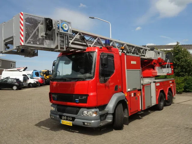 DAF LF 55.250 METZ 30 meter - Tűzoltóautó: 2 kép. DAF LF 55.250 METZ 30 meter - Tűzoltóautó: 2 kép.