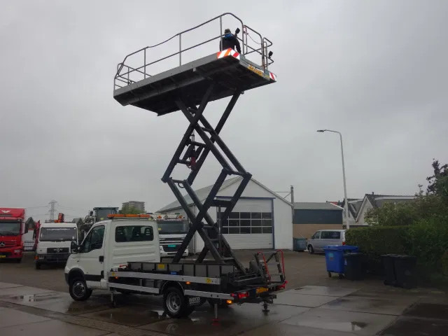 Iveco Daily 40C15 SKY WORKER PLATFORM - Kisteherautó: 5 kép. Iveco Daily 40C15 SKY WORKER PLATFORM - Kisteherautó: 5 kép.