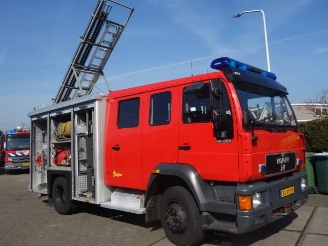 MAN 15 224-with winch 2500liter water tank,ziegler pomp - Tűzoltóautó: 1 kép. MAN 15 224-with winch 2500liter water tank,ziegler pomp - Tűzoltóautó: 1 kép.