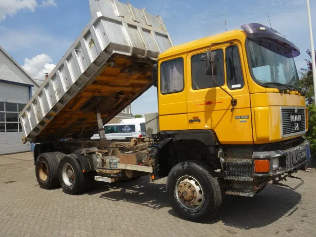 MAN 26.422 man 4x4 kipper - Billenőplatós teherautó: 1 kép. MAN 26.422 man 4x4 kipper - Billenőplatós teherautó: 1 kép.
