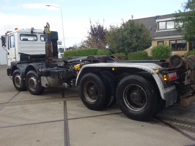 MAN 35-364 8X4 - Horgos rakodó teherautó: 2 kép. MAN 35-364 8X4 - Horgos rakodó teherautó: 2 kép.