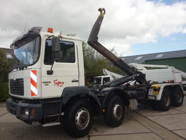 MAN 35-364 8X4 - Horgos rakodó teherautó: 3 kép. MAN 35-364 8X4 - Horgos rakodó teherautó: 3 kép.