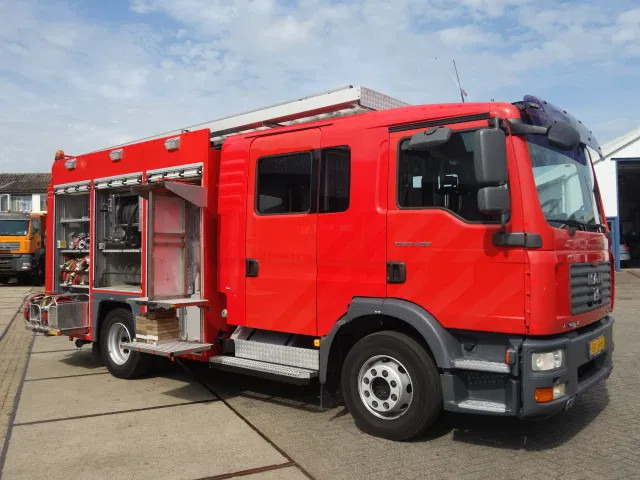MAN TGM 15.290 15-280 BOMBEROS FIRE TRUCK, 3000 LITER PER MIN - Tűzoltóautó: 5 kép. MAN TGM 15.290 15-280 BOMBEROS FIRE TRUCK, 3000 LITER PER MIN - Tűzoltóautó: 5 kép.